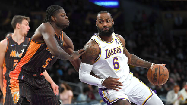 lebron james 12-12-21 usa today